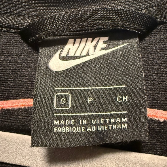 Nike Women’s Cropped Jacket - Picture 4 of 6